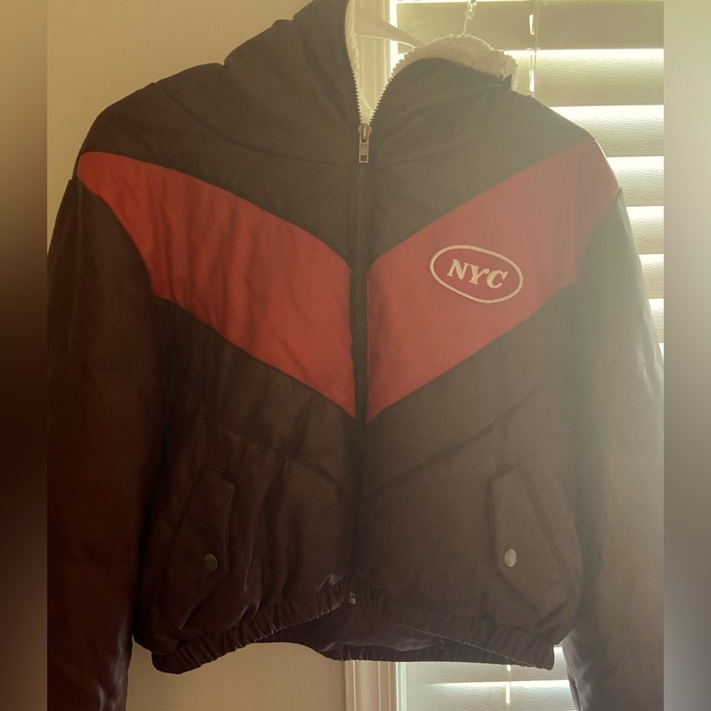 Forever 21 NYC Cropped puffer jacket maroon Red Size Large